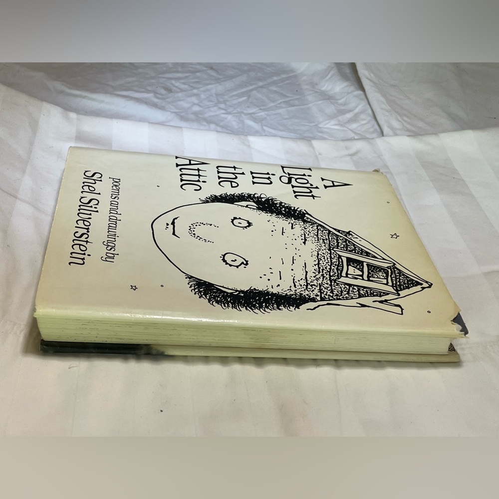 A Light In The Attic Shel Silverstein Book Pre Owned 1981 Poems And Drawings 📖 - Picture 3 of 9